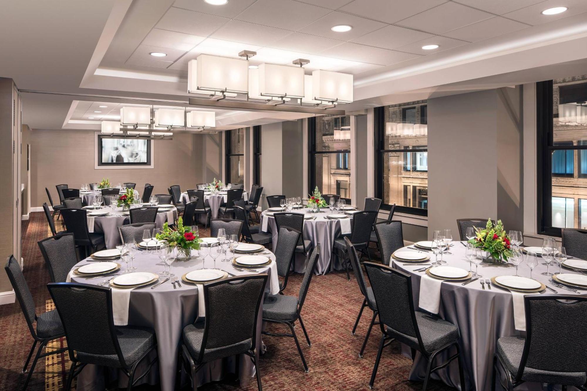 Residence Inn By Marriott Chicago Downtown/Loop Exterior photo